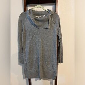 NEW!Beautiful dress long sleeves zipper in the collar long sleeves sizes S NWT